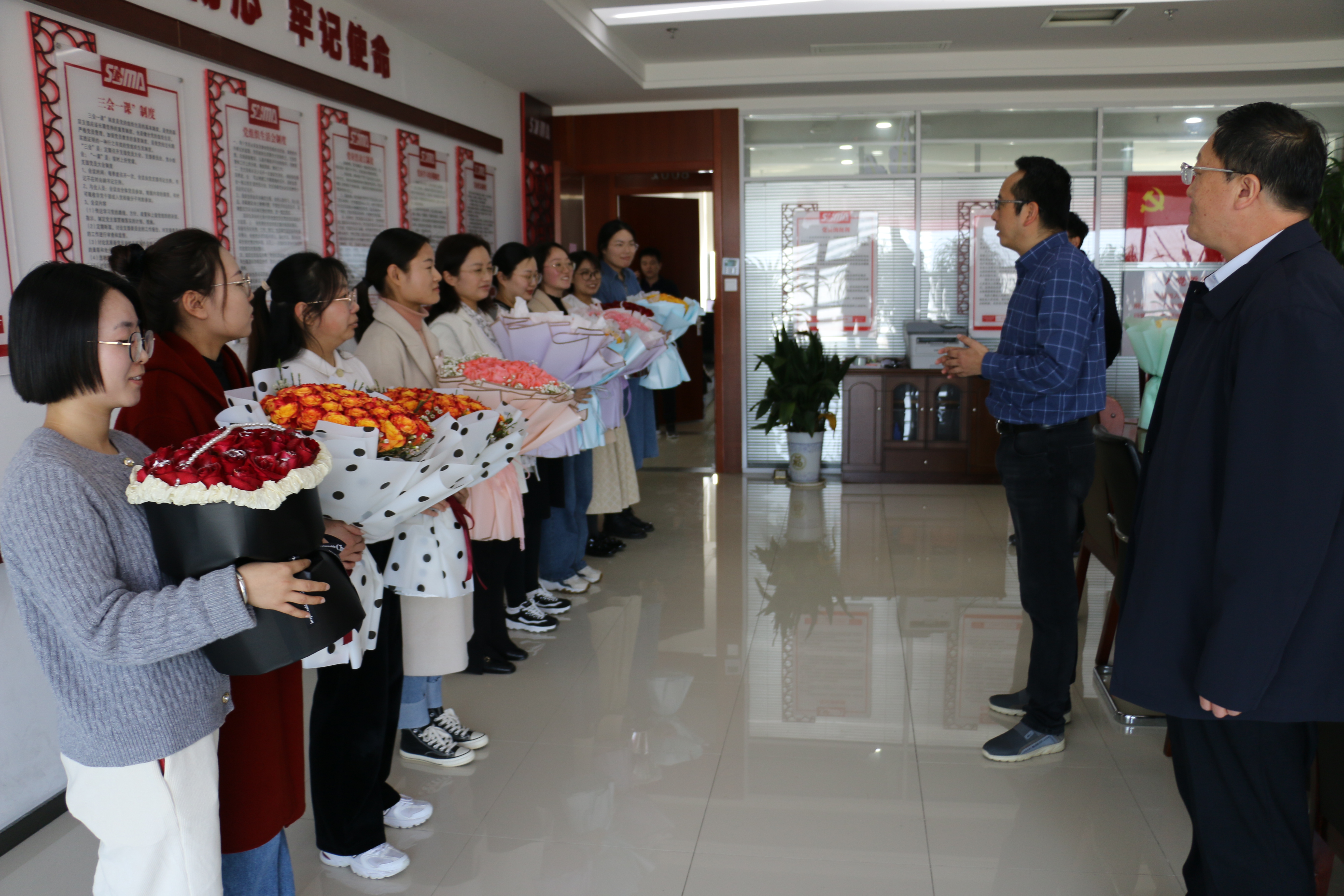 BEVITOR·伟德国际开展“三八”妇女节活动(图1)